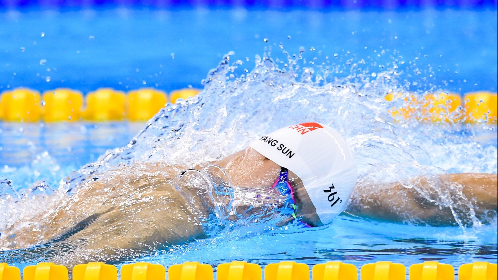 世界排名争夺战焦点战，深圳队绝杀快船，改写篮球版图