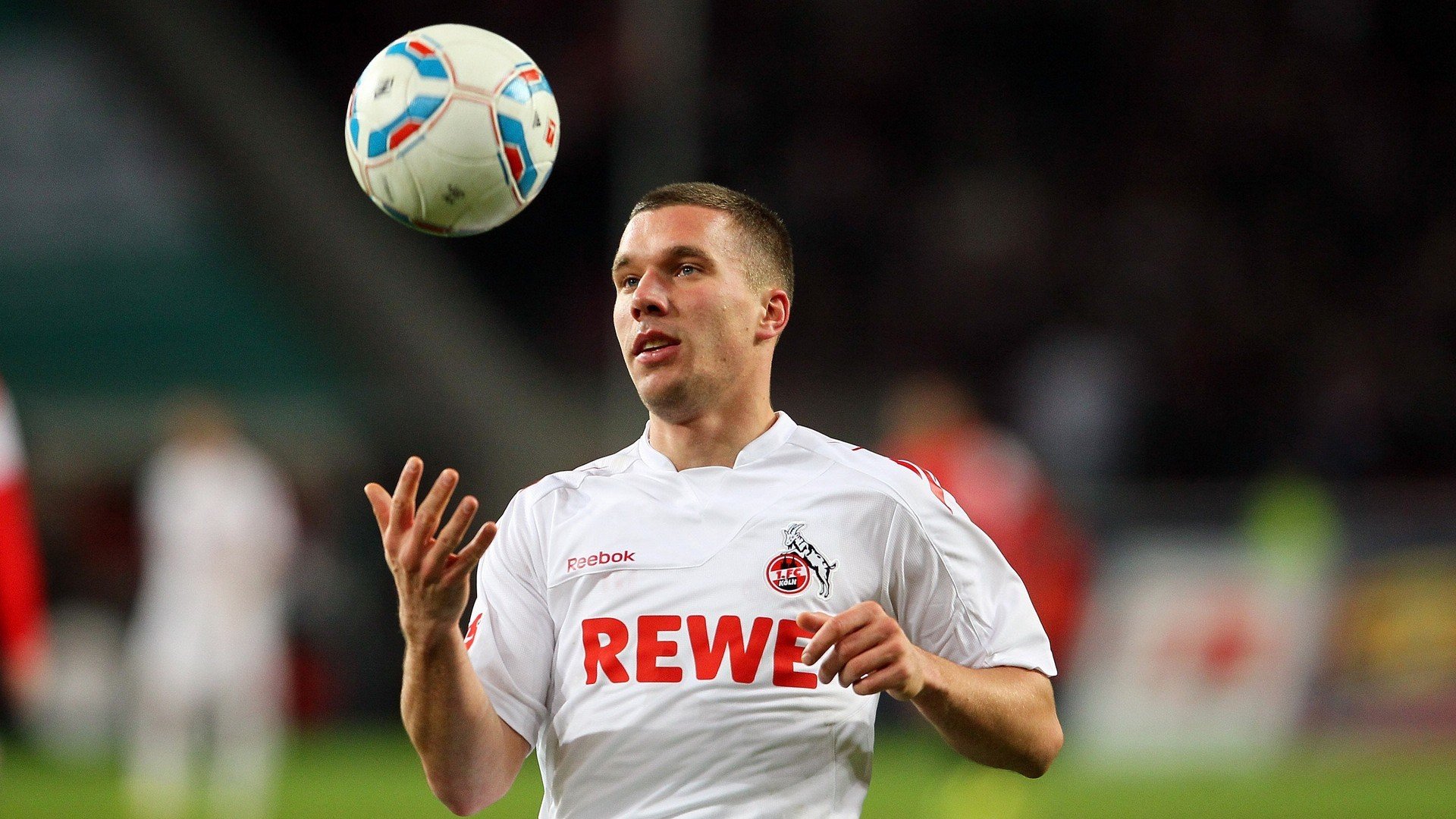 哈兰德撕裂防线,莱比锡红牛险胜巴萨,一场个人英雄主义与战术纪律的终极较量